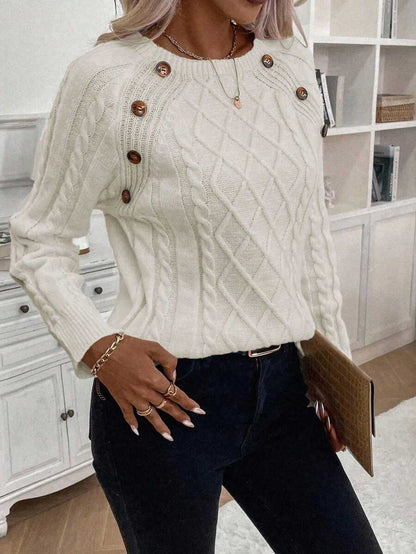 MATHILDE™ | SWEATER MED KNAPDETALJER